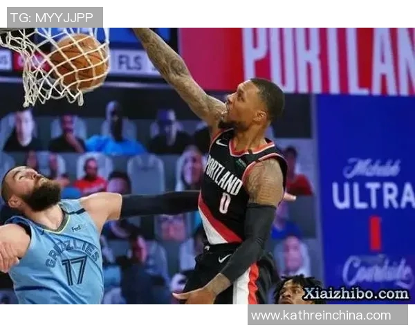 拓荒者与灰熊的激烈对决谁能在赛场上笑到最后